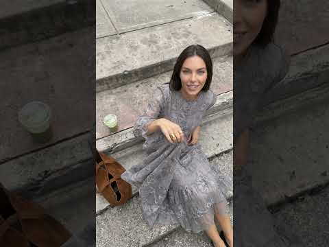 Robe en soie tie-dye brodée pour femme